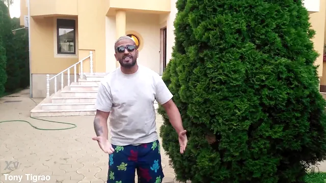 Andressa Urach fazendo dupla penetração com dois machos