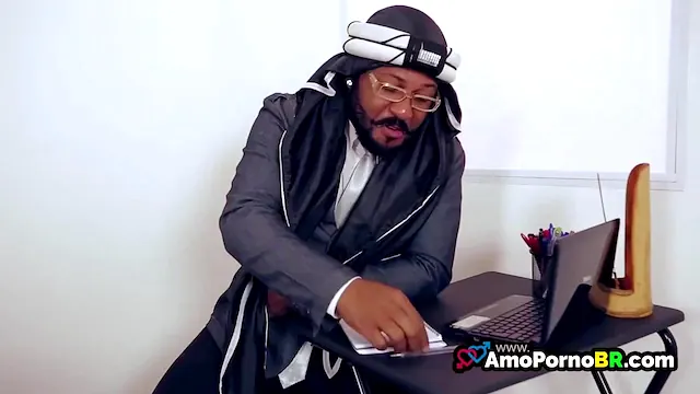 Nina Lins dando o cu para o rei do anal