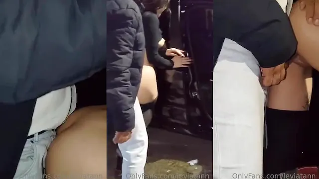 Caiu na net novinha transando levando pau na buceta em público