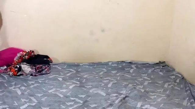 Novinha rabuda vazada pede leite lá dentro