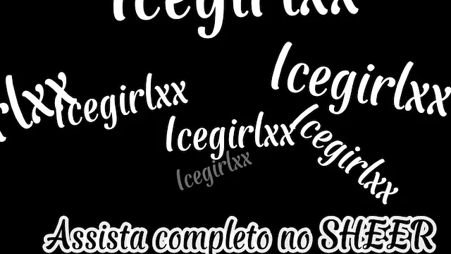 Safada Icegirlxx dando a buceta para seu vizinho dotado