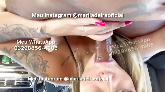 Safada Mari Ladeira chupando pau grande
