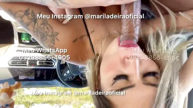 Safada Mari Ladeira chupando pau grande