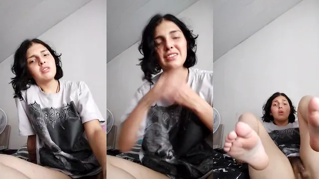 Ninfetinha acordou e mostrou a bucetinha pra câmera