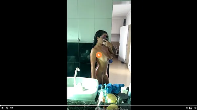 Dj da mc mirella se exbindo peladinha