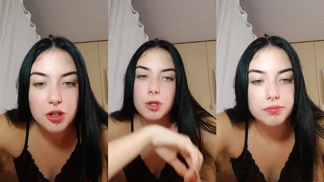 Branquinha na conversa mostrou a buceta linda pro chat