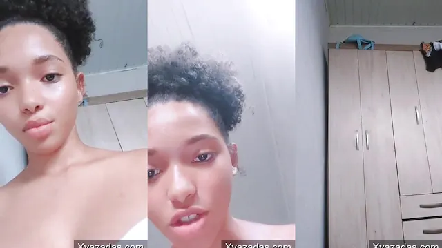 Bigo live da tetuda pelada mostrando tudo