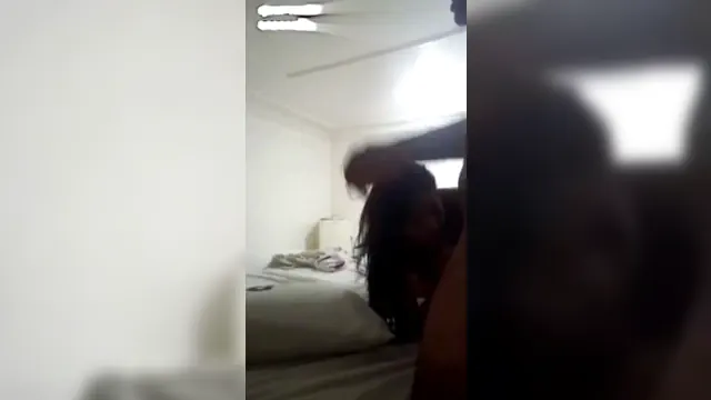 (CORNO) ESPOSA TRAINDO O MARIDO COM O MELHOR AMIGO DELE