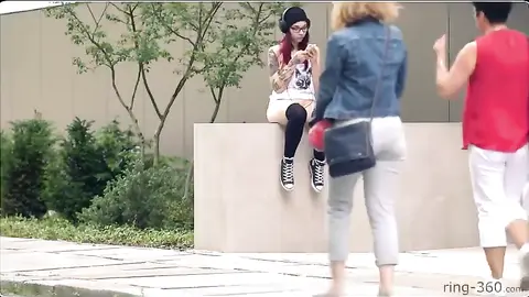 Novinha andando pelada pelada