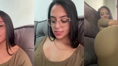 Cam girl safada mostrando a xoxota