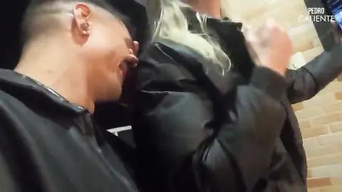 Patty wife  casada  mamar na frente do corno e ela sentou forte na  pica