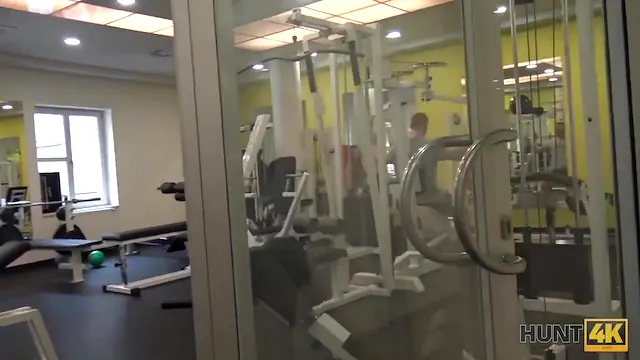 Aceitou dinheiro para trair na academia legendado