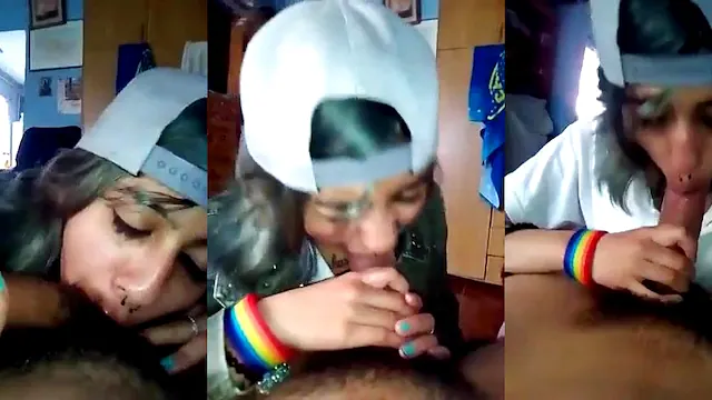 Recebeu um boquete caprichado da amiga