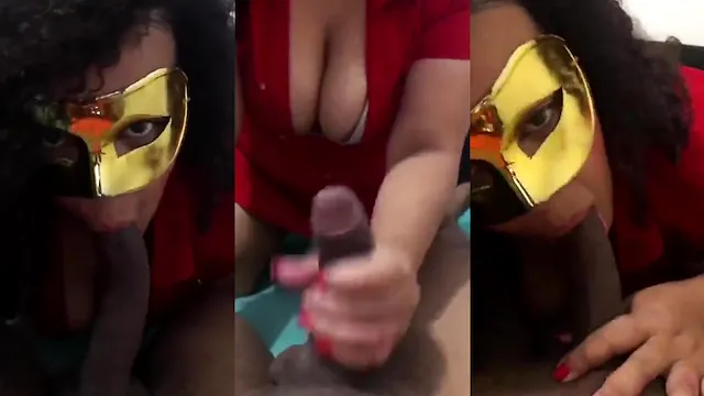 Safada gulosa mamando pau preto na boca