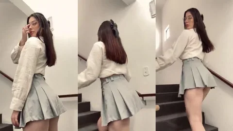 Curvy College Girl Flashes Her Pussy on the Stairs