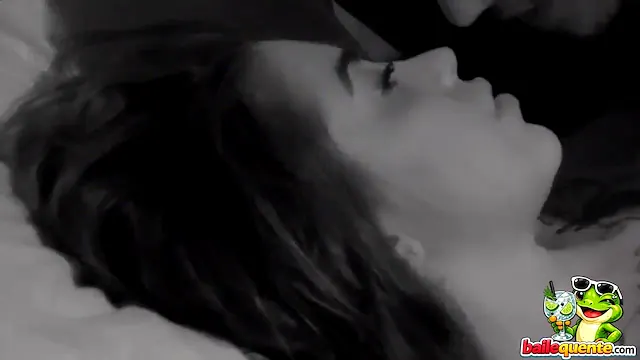 Mc Mirella transando na Fazenda sexo gostoso putaria famosa sexo amador vazados