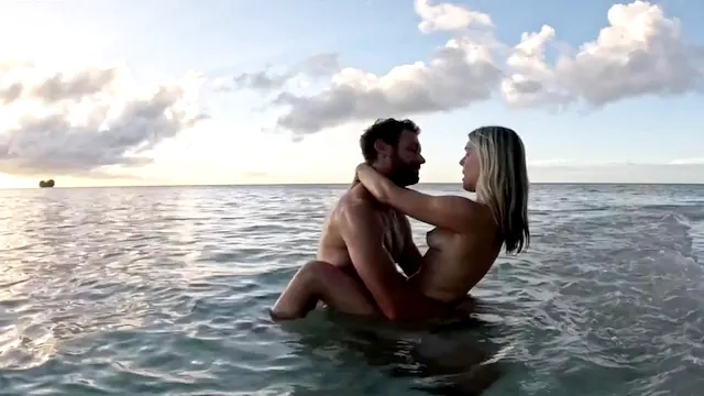 Blonde Babe Kali Sluzza Gets Creampie by The Sea