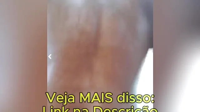 No Quintal! Esperto aproveitou o funk no fundo e pediu pra novinha dançar no pau dele