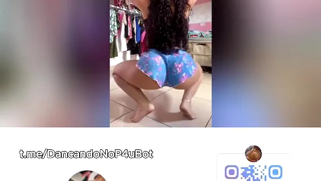 Caseiro! Sortudo levou novinha pro quarto e pediu pra ela rebolar no pau no ritmo do funk