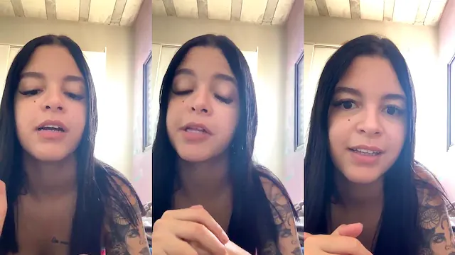 Novinhas gêmeas se comendo e interagindo com o chat