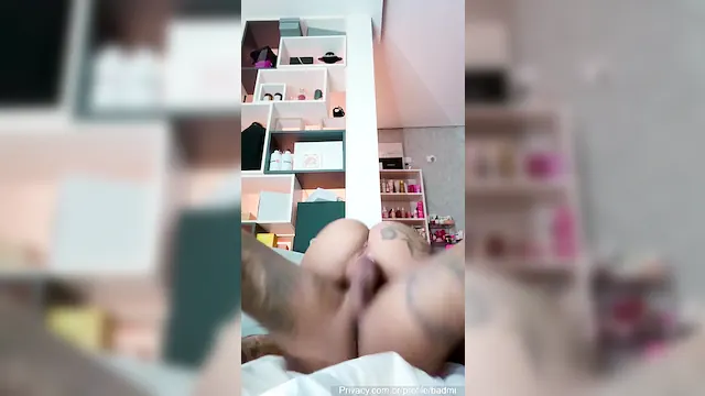 Funkeira do onlyfans Badmi fudendo sentando na vara
