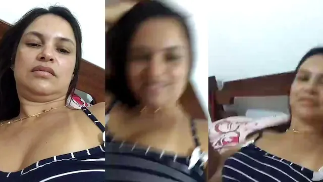 Mulher de corno se gravando mostrando a buceta