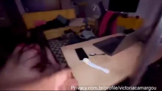 Famosinha Victória Camargo mamando e transando com dotadão