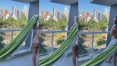 novinha Rafaela Lima esfregando a xota na rede