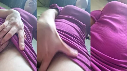 Novinha bucetuda cheia de tesão se gravando