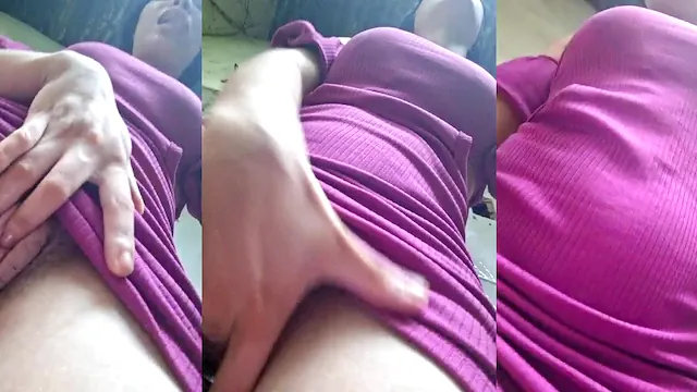Novinha bucetuda cheia de tesão se gravando