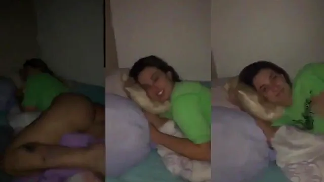 Flagrou puta na siririca