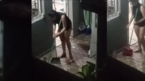Vizinha de shortinhos no quintal