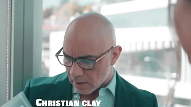 CARECA ROLUDO BOTOU SUA CHEFE PRA MAMAR PRA NÃO SER DEMITIDO