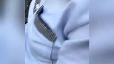 boquete muito bom na escola estudante gostosa a boca dela e incrivel gozei em tres minutos
