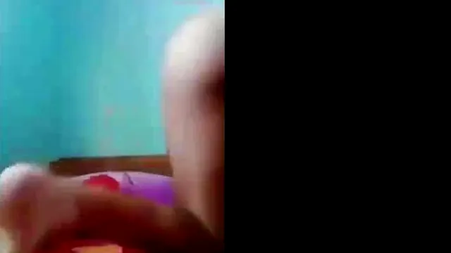 Ninfetinha fez video para o namorado corno