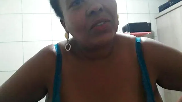 Safada peituda Adora mandar fotos e videos no grupo