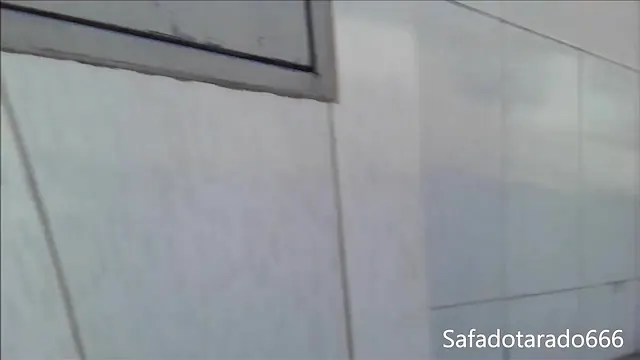 Loira gostosa shortinho maravilhoso na rua