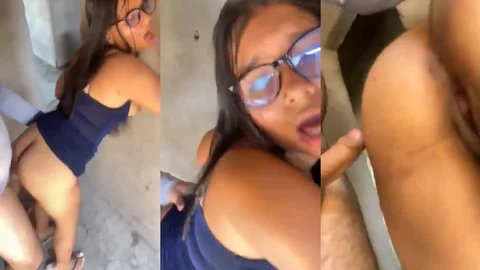 Fudendo a putinha na obra e gozando dentro