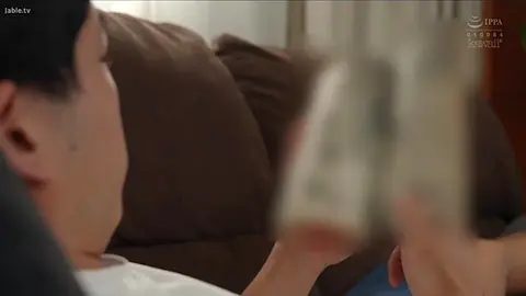 Eu fiz minha irmãzinha play, atrevida e com peitões enormes, entender com meu pauzão...