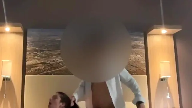 Marido corninho filmando a esposa fudendo