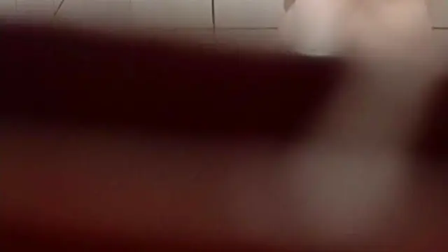 flagra da  gostosa No banho  2