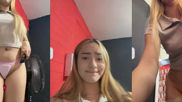Morena gostosa mostrando o cuzinho no trabalho