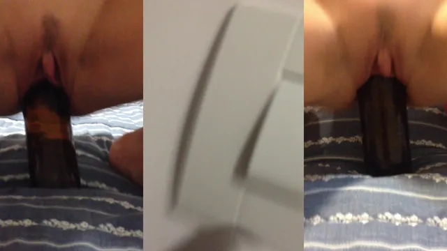 Socando uma garrafa na minha bucetona