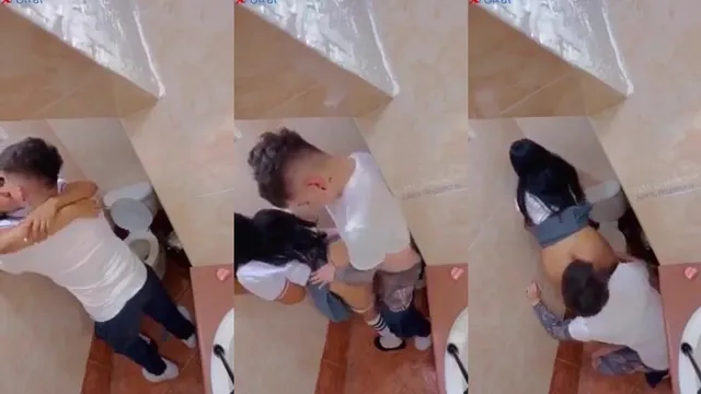 Estudantes gostosas follando duro no banheiro da escola