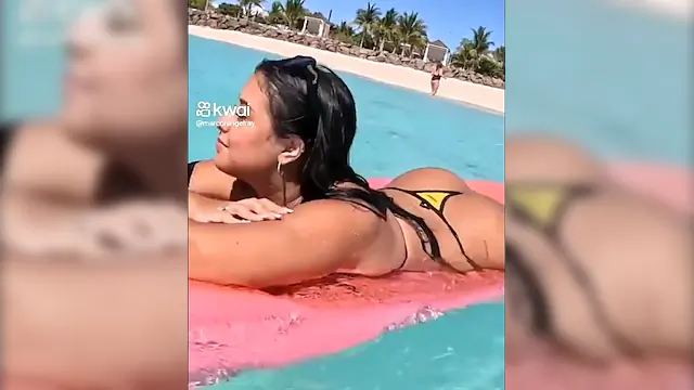 GOZANDO PRA CINTHIA CRUZ, SAFADA COM ESSE CUZÂO PRA CIMA HUMMMMMMM