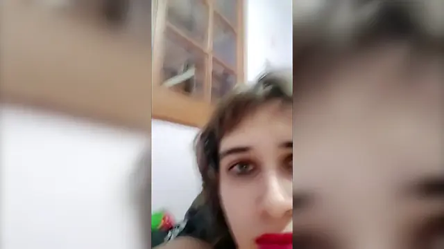 Magrinha em live se acabando na siririca
