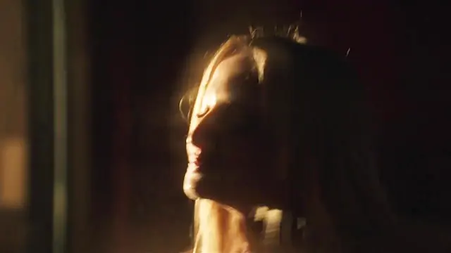 Bruna Griphao sendo prostituta  ativa em serie Jogada de Risco