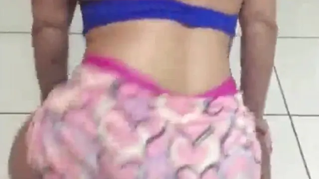 Horny Housewife Twerking Her Big Ass on Camera