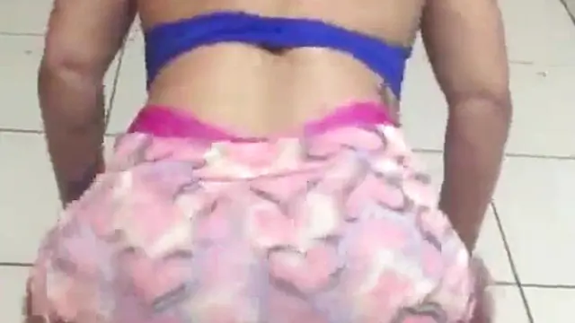badmi gostosa rebolando a bunda