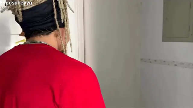 Married Woman Gets Fucked by Well-Hung Rasta
